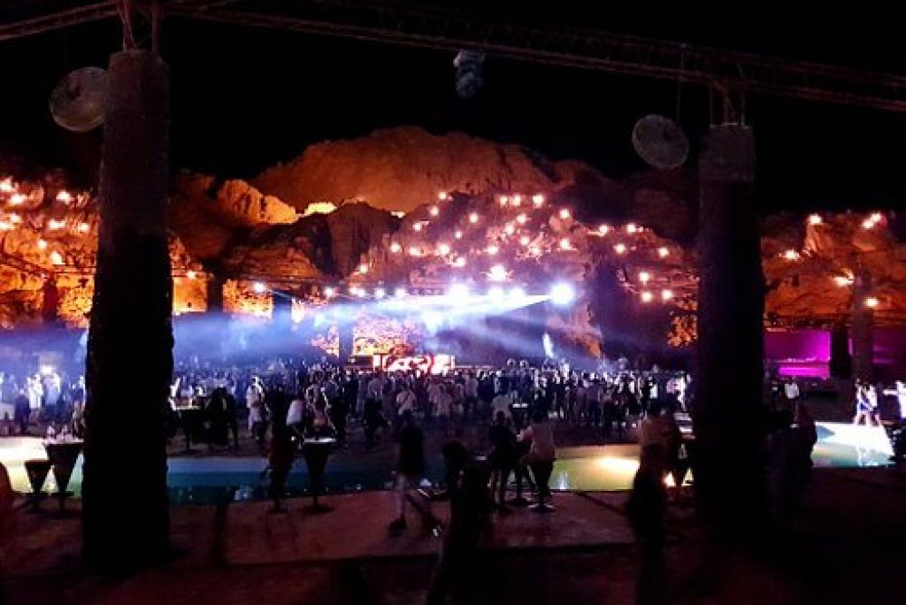 Sharm El Sheikh’s Thriving Nightlife: Bars, Clubs, and Entertainment